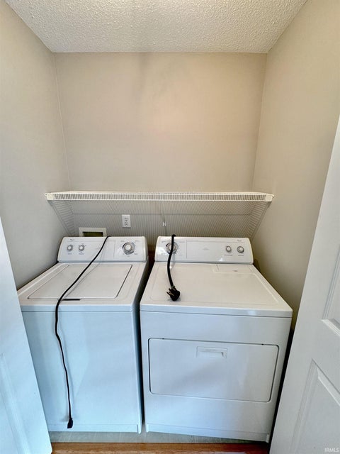 Tiny photo for 3404 S Oaklawn Circle, Bloomington, IN 47401 (MLS # 202631165)