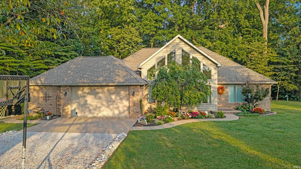 Photo of 7200 Holly Drive, Evansville, IN 47712 (MLS # 202638920)