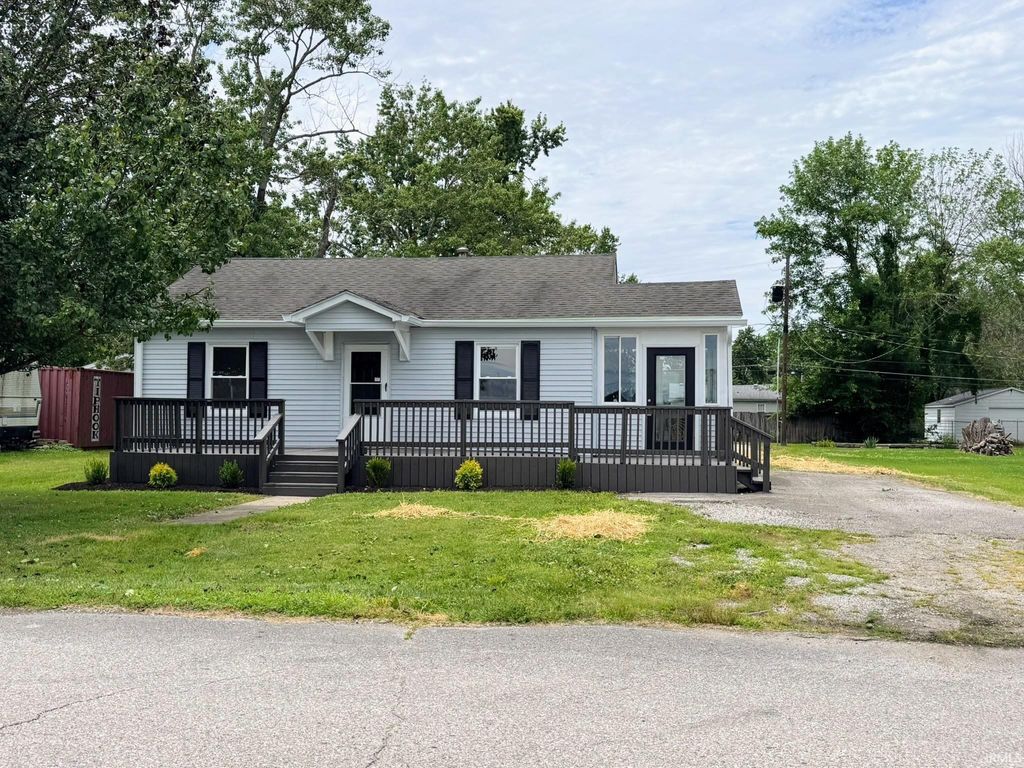 Photo of 5814 N Fares Avenue, Evansville, IN 47711 (MLS # 202624121)