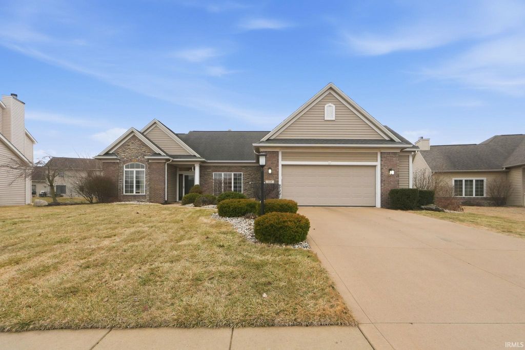 Photo of 7228 Evansbrook Drive, Fort Wayne, IN 46835 (MLS # 202608643)