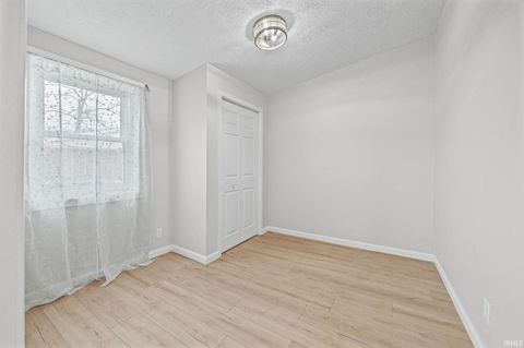 Tiny photo for 1109 S 4Th Street, Lafayette, IN 47905 (MLS # 202612602)