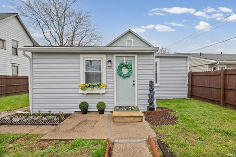 Tiny photo for 1109 S 4Th Street, Lafayette, IN 47905 (MLS # 202612602)