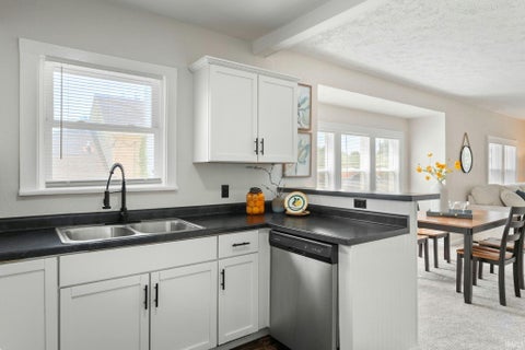 Tiny photo for 722 S 36Th Street, South Bend, IN 46615 (MLS # 202635285)