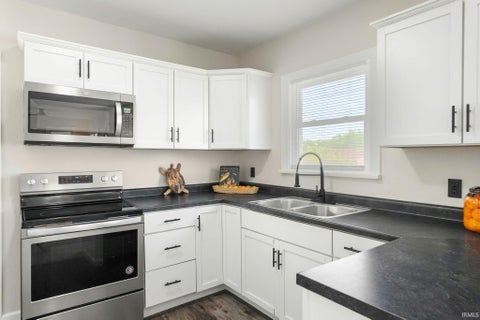 Tiny photo for 722 S 36Th Street, South Bend, IN 46615 (MLS # 202635285)