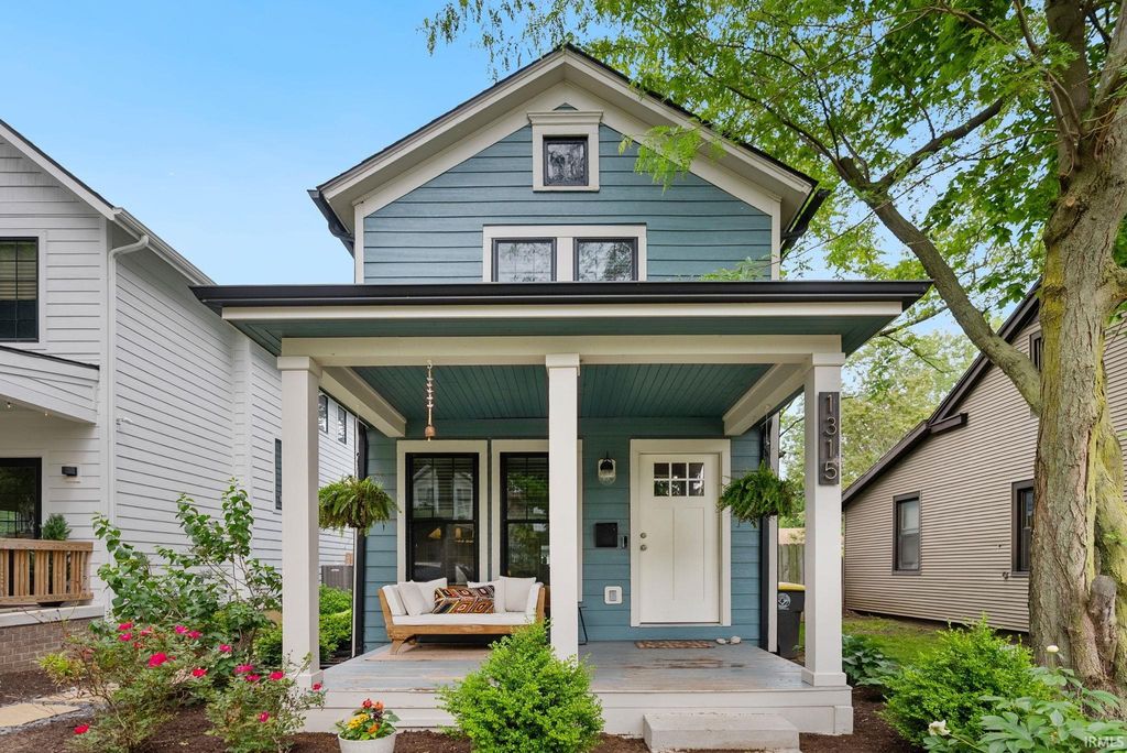Photo of 1315 Rockhill Street, Fort Wayne, IN 46802 (MLS # 202620258)