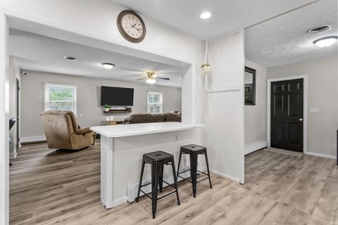 Tiny photo for 3201 Alameda Boulevard, Kokomo, IN 46902 (MLS # 202609809)