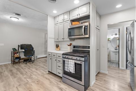 Tiny photo for 3201 Alameda Boulevard, Kokomo, IN 46902 (MLS # 202609809)