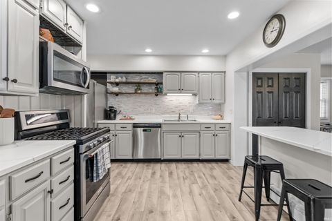 Tiny photo for 3201 Alameda Boulevard, Kokomo, IN 46902 (MLS # 202609809)