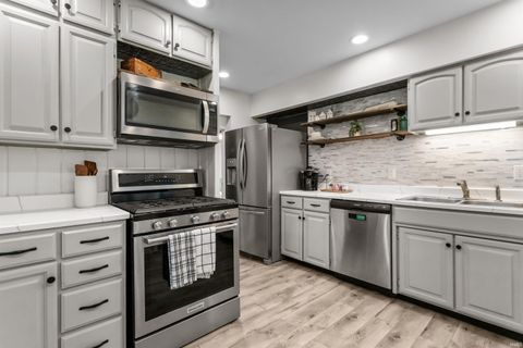 Tiny photo for 3201 Alameda Boulevard, Kokomo, IN 46902 (MLS # 202609809)