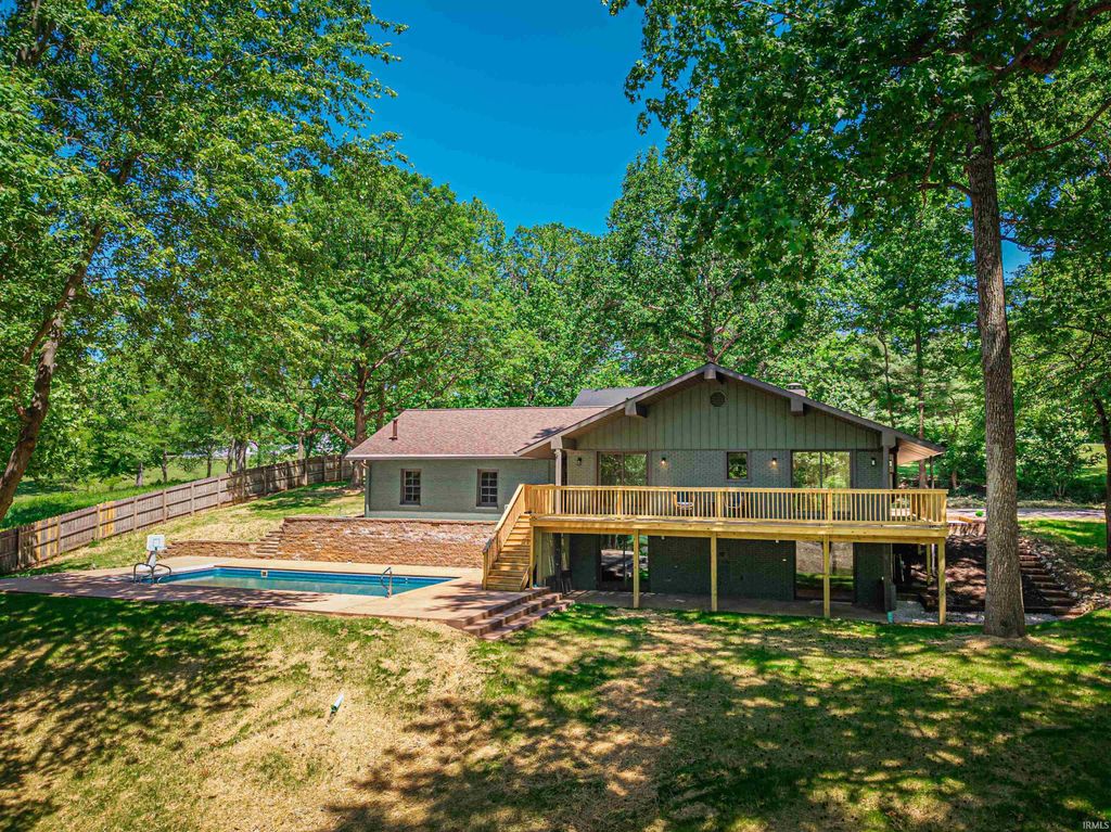 Photo of 4921 Hoelscher Boulevard, Evansville, IN 47712 (MLS # 202618953)