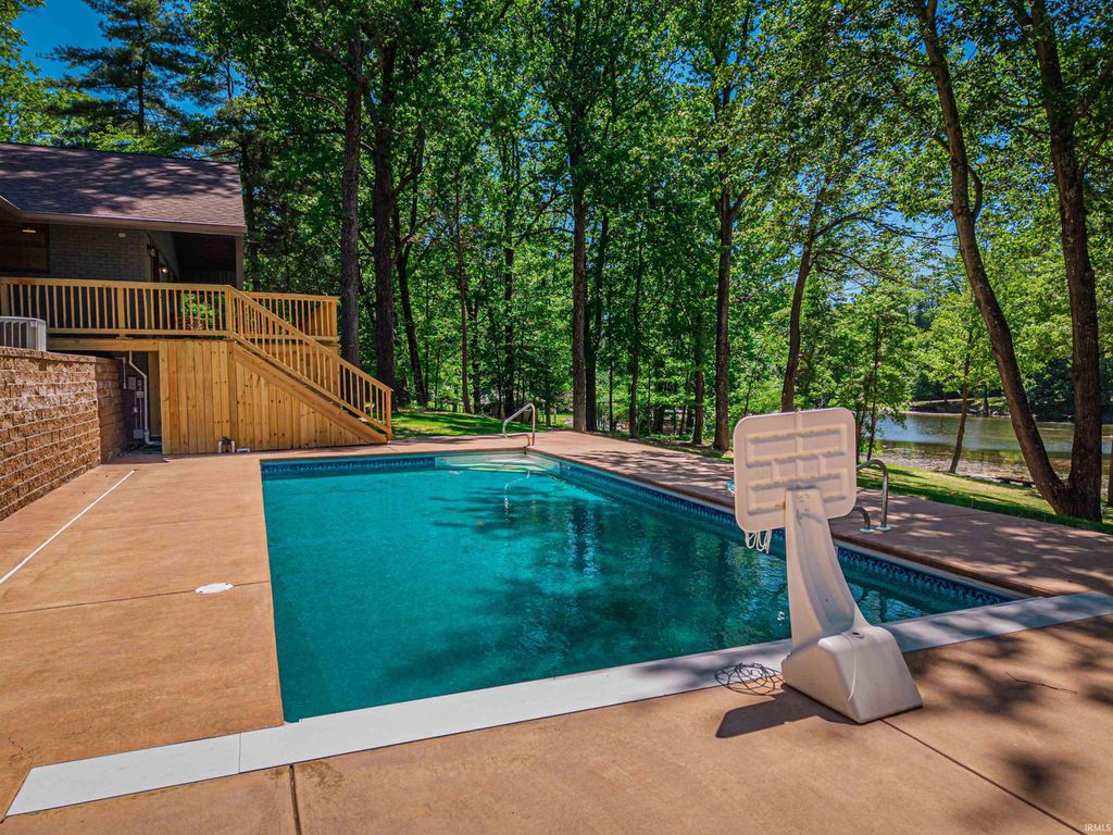 Photo of 4921 Hoelscher Boulevard, Evansville, IN 47712 (MLS # 202618953)