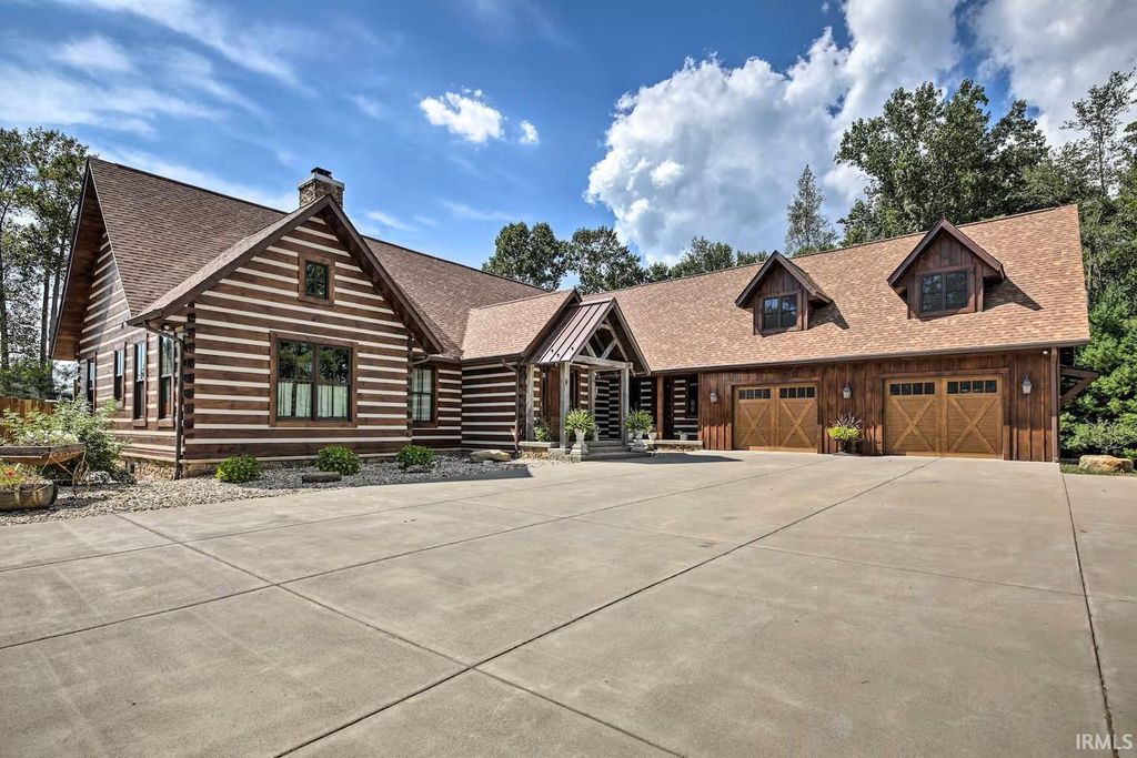 Photo of 1901 E Lukes Court, Bloomington, IN 47401 (MLS # 202603295)