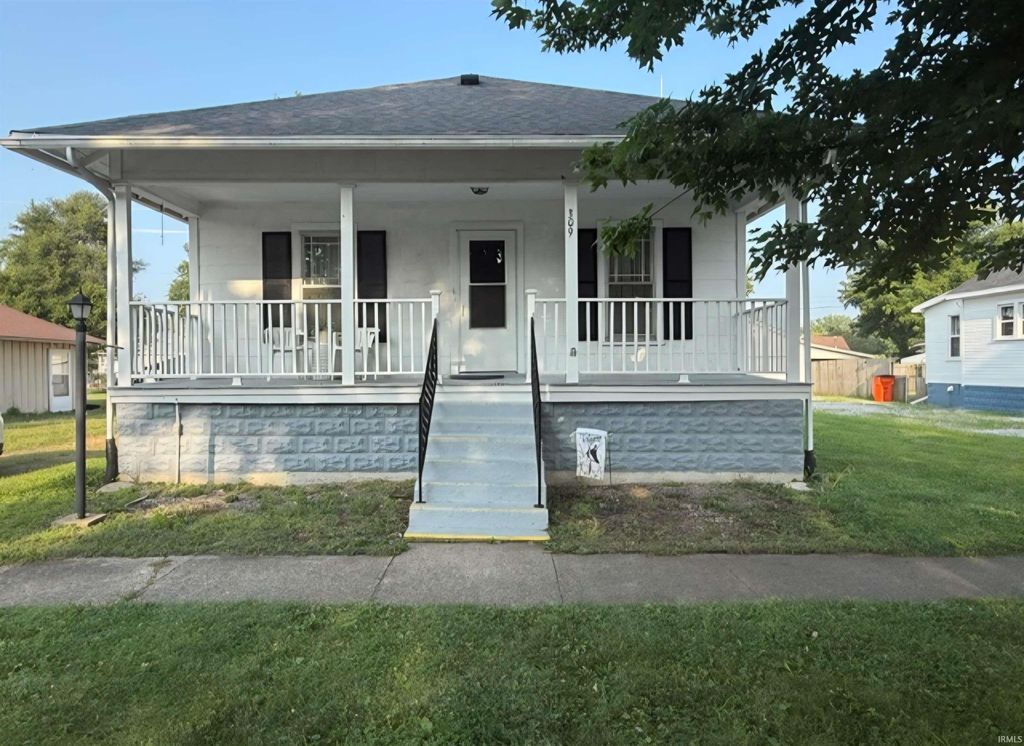 Photo of 309 N Spruce Street, Monon, IN 47959 (MLS # 202626565)