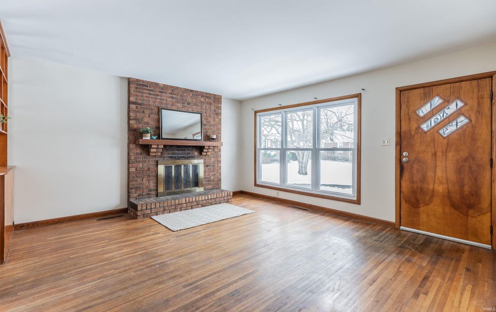 Photo of 1321 Nelson Court, Evansville, IN 47714 (MLS # 202603381)