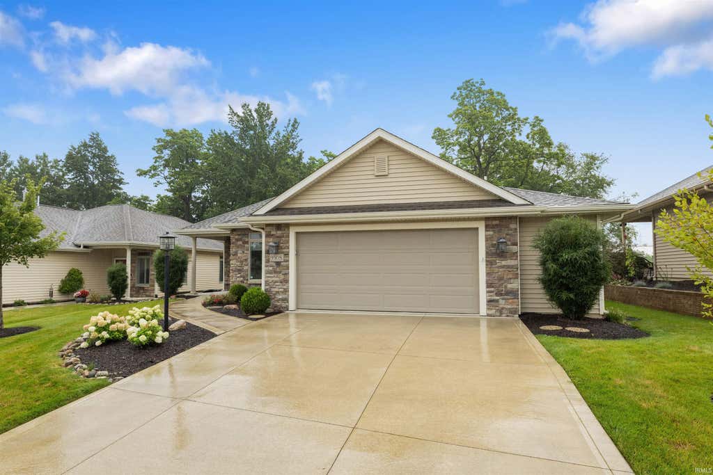 Photo of 9308 Colchester Terrace, Fort Wayne, IN 46825 (MLS # 202633443)