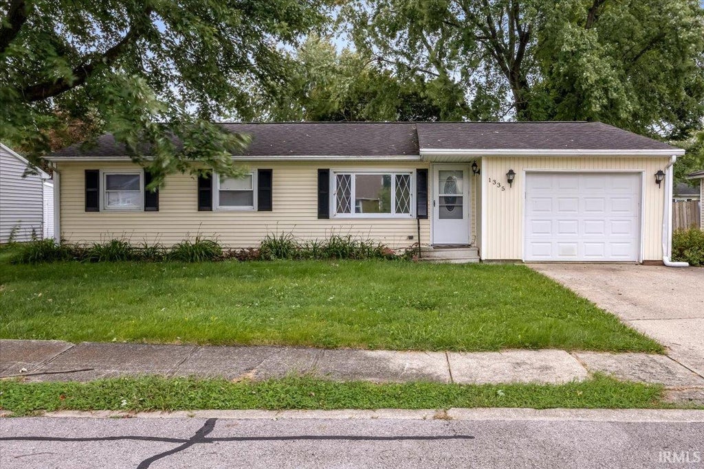 Photo of 1335 Meadow Lane, Portland, IN 47371 (MLS # 202639641)