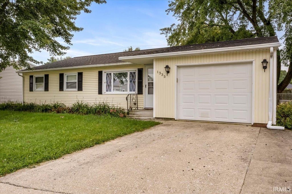 Photo of 1335 Meadow Lane, Portland, IN 47371 (MLS # 202639641)