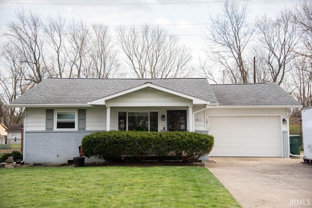 Photo of 1901 E 14 Street, Muncie, IN 47302 (MLS # 202610851)