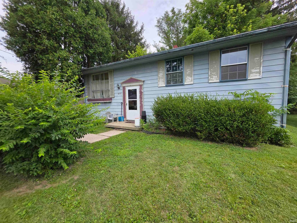 Photo of 835 Zahn Street, Huntington, IN 46750 (MLS # 202631847)