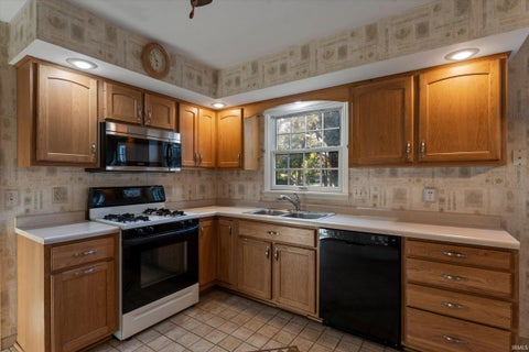 Tiny photo for 51981 Hedge Lane, Granger, IN 46530 (MLS # 202643560)