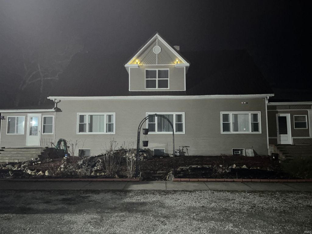 Photo of 410 Westcreek Drive, Warsaw, IN 46580 (MLS # 202601489)