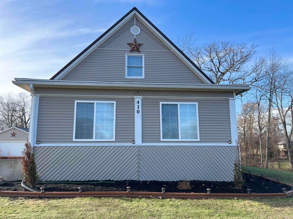 Photo of 410 Westcreek Drive, Warsaw, IN 46580 (MLS # 202601489)