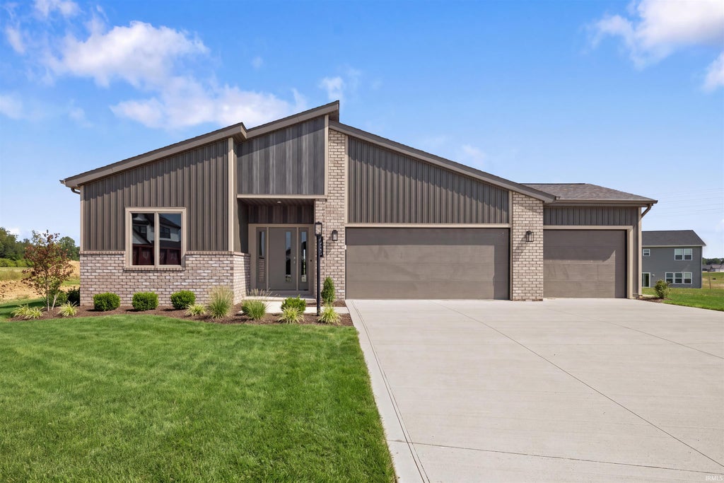 Photo of 1446 Paradise Cay Cove, Fort Wayne, IN 46818 (MLS # 202625875)