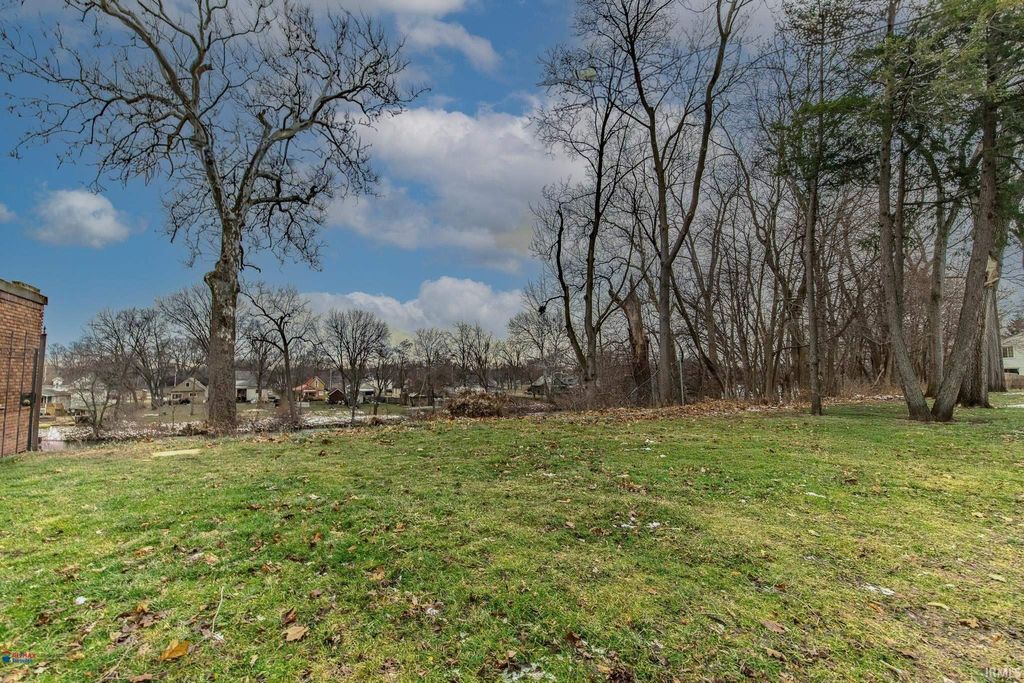 Photo of 750 N Riverside Drive #6, Elkhart, IN 46514 (MLS # 202601370)