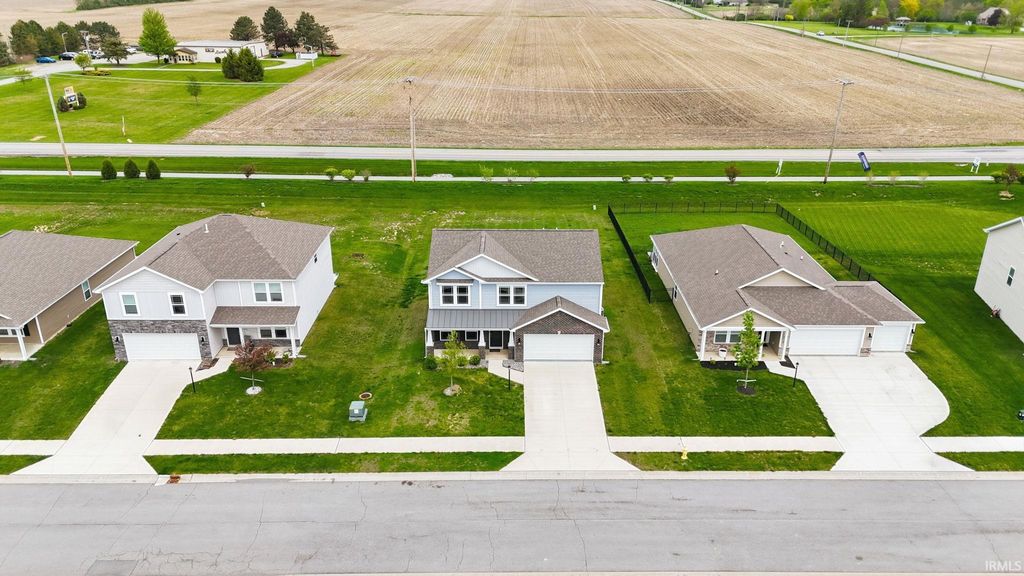Photo of 11592 Slade Court, Fort Wayne, IN 46818 (MLS # 202615796)