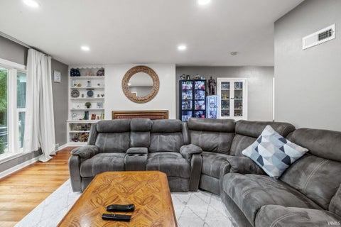 Tiny photo for 1107 ROCHESTER ST ST, Lafayette, IN 47905 (MLS # 202637923)