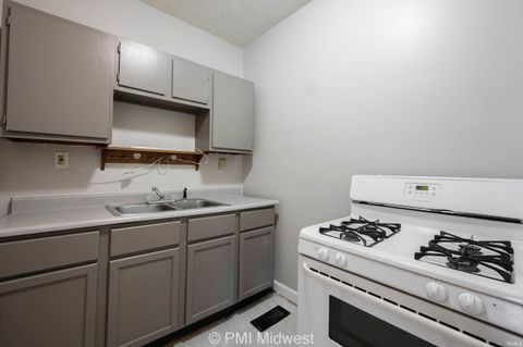 Tiny photo for 921 S Buckeye Street, Kokomo, IN 46901 (MLS # 202601570)