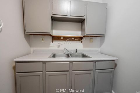 Tiny photo for 921 S Buckeye Street, Kokomo, IN 46901 (MLS # 202601570)