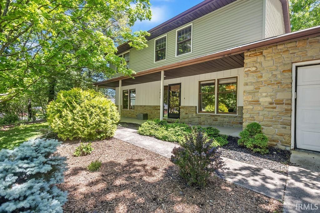 Photo of 1639 S Sycamore Court, Bloomington, IN 47401 (MLS # 202617454)