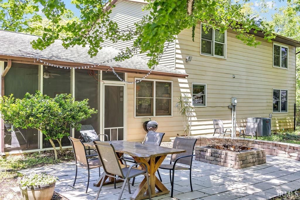 Photo of 1639 S Sycamore Court, Bloomington, IN 47401 (MLS # 202617454)