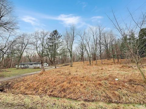 Tiny photo for 2655 S Brown Chapel Road, Boonville, IN 47601 (MLS # 202607040)
