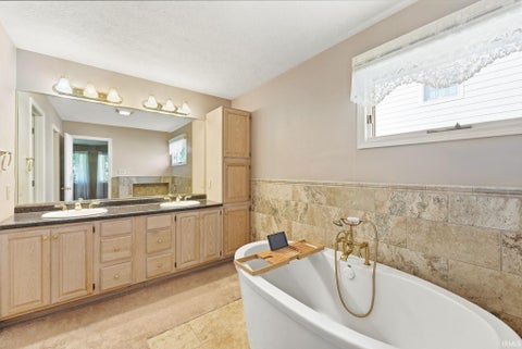 Tiny photo for 5600 W Sun Point Drive, Muncie, IN 47304 (MLS # 202640290)