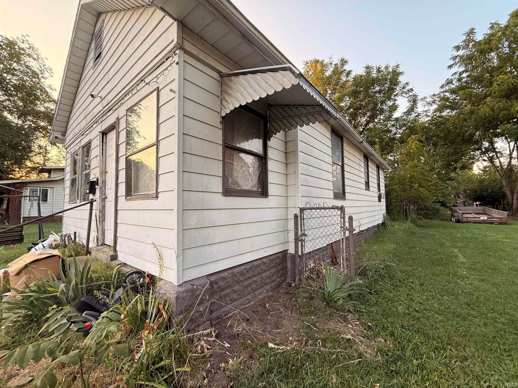 Photo of 714 E Florida Street, Evansville, IN 47711 (MLS # 202639027)