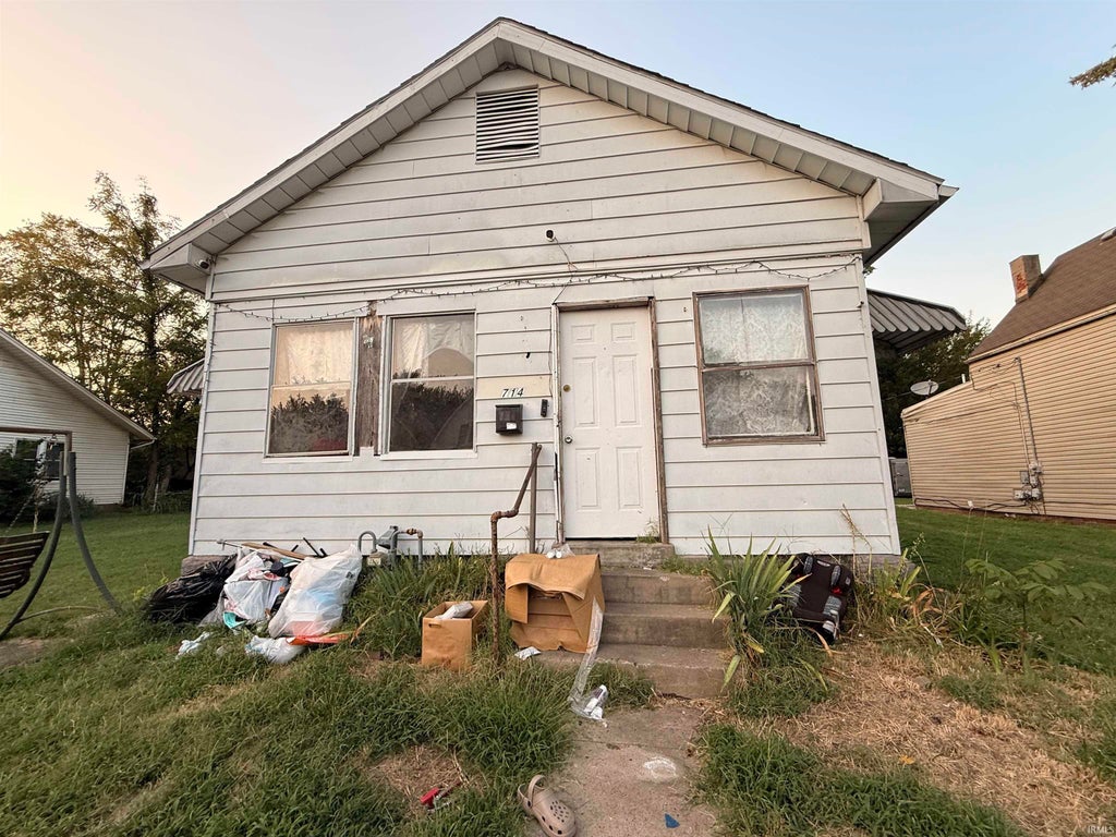 Photo of 714 E Florida Street, Evansville, IN 47711 (MLS # 202639027)