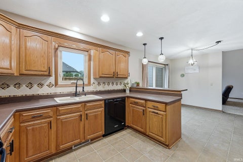 Tiny photo for 1686 E Brookside Trail, Columbia City, IN 46725 (MLS # 202643732)