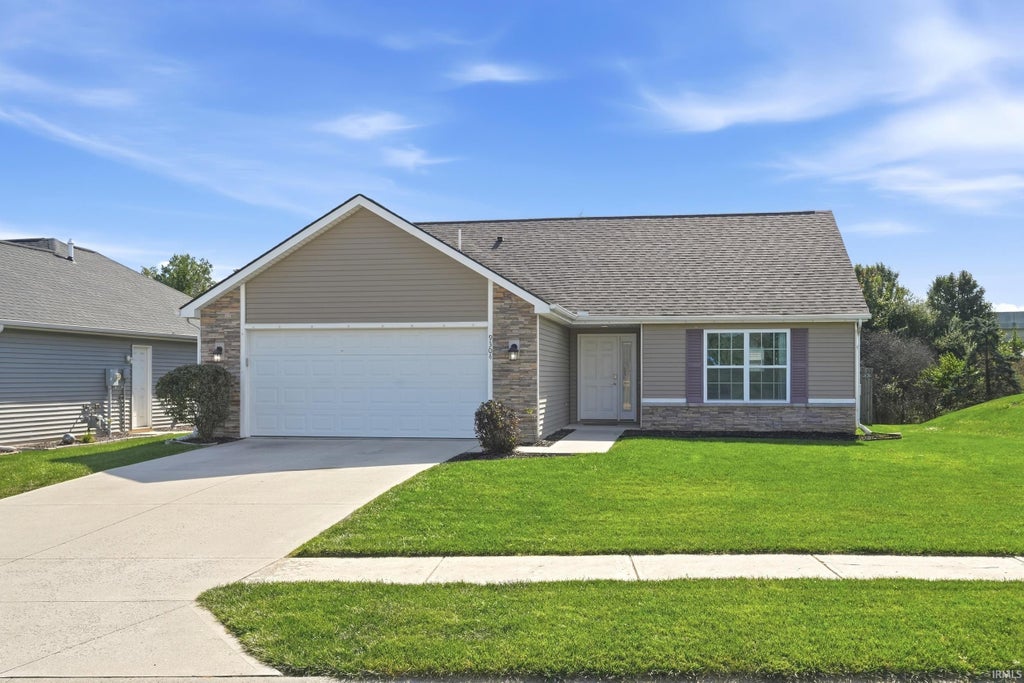 Photo of 9304 Acacia Passage, Fort Wayne, IN 46835 (MLS # 202642584)