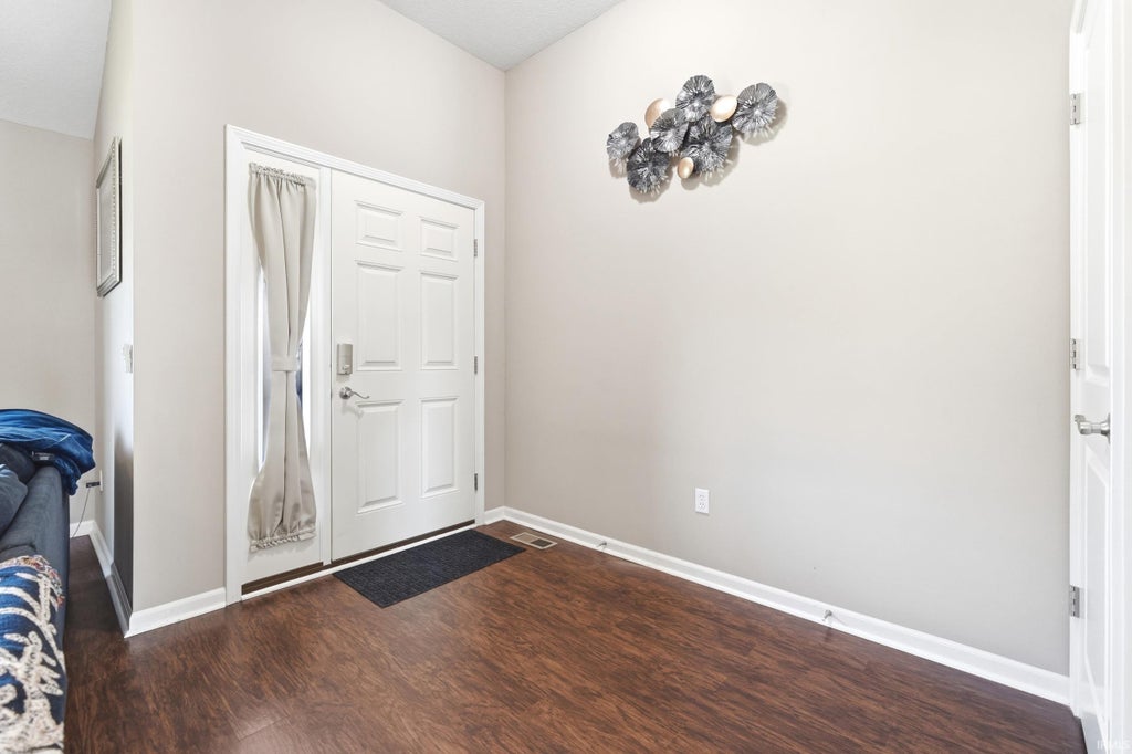 Photo of 9304 Acacia Passage, Fort Wayne, IN 46835 (MLS # 202642584)
