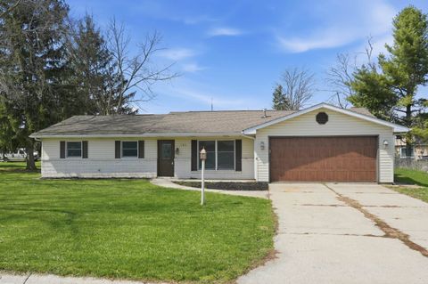 Photo of 103 Abbott Drive, Fremont, IN 46737 (MLS # 202612266)