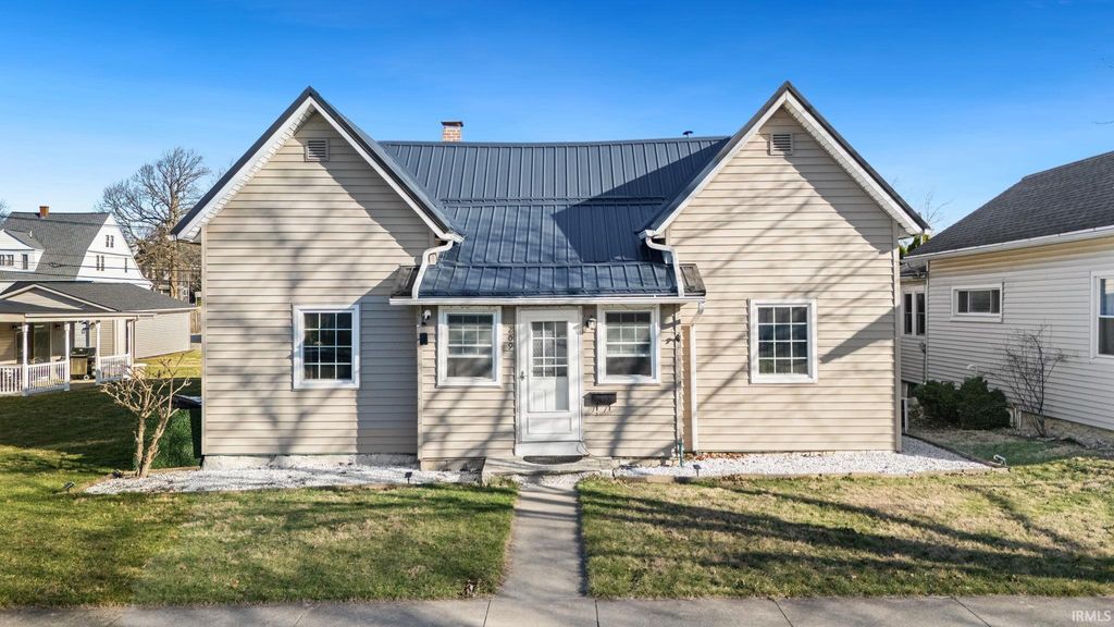 Photo of 209 E Ohio Street, Bluffton, IN 46714 (MLS # 202609162)