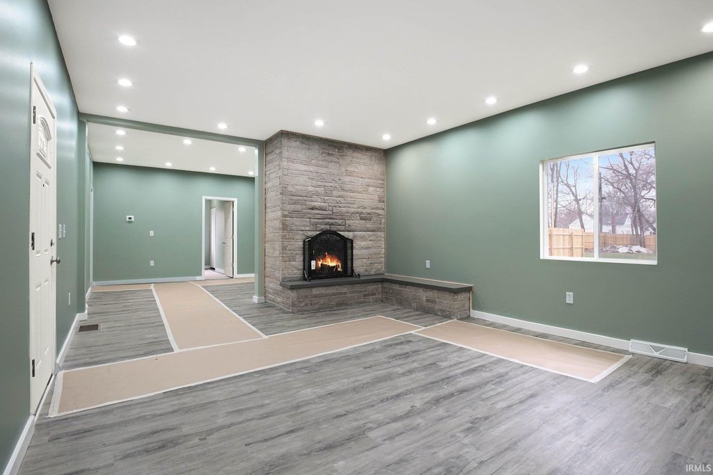 Photo of 916 W Baline Avenue, Elkhart, IN 46516 (MLS # 202608189)