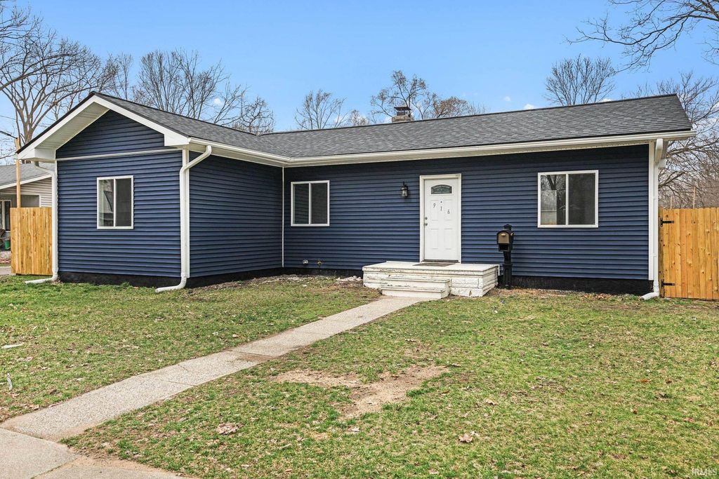 Photo of 916 W Baline Avenue, Elkhart, IN 46516 (MLS # 202608189)