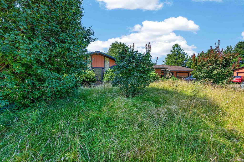 Photo of 5561 E Laughery Creek Road, Aurora, IN 47001 (MLS # 202630041)