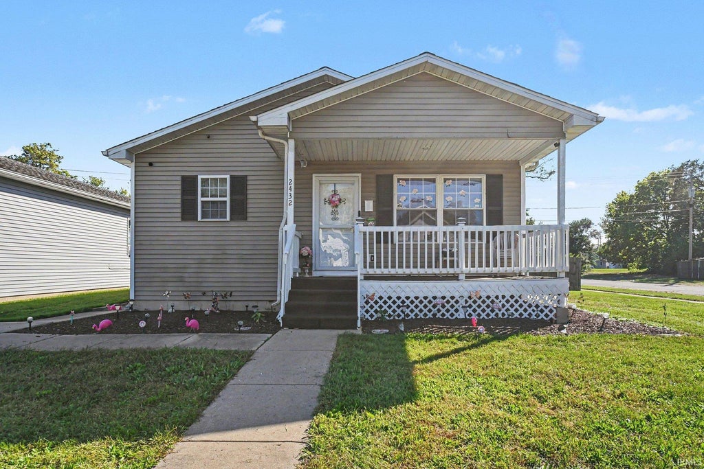 Photo of 2432 Linden Avenue, South Bend, IN 46628 (MLS # 202640321)