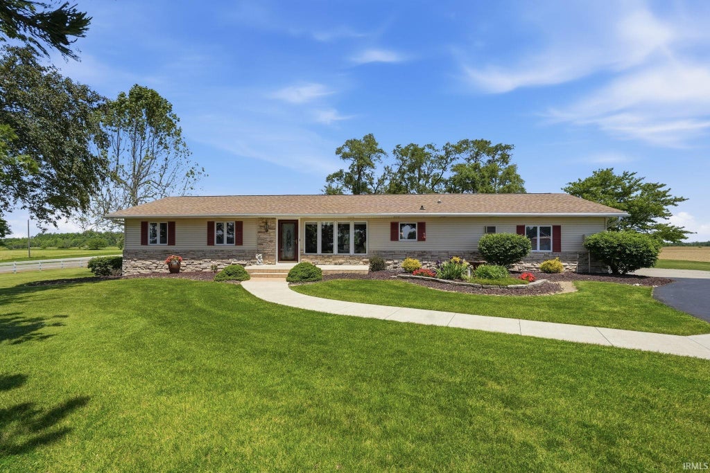 Photo of 8131 N 200 E Road, Decatur, IN 46733 (MLS # 202621991)