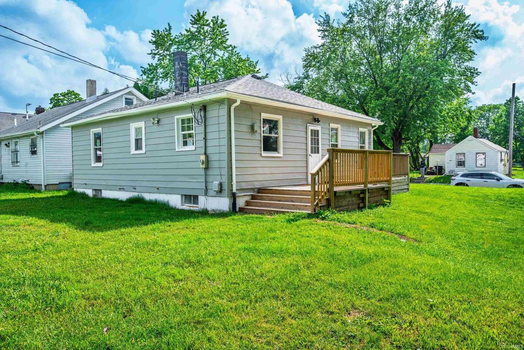 Photo of 1412 S Pershing Drive, Muncie, IN 47302 (MLS # 202627580)