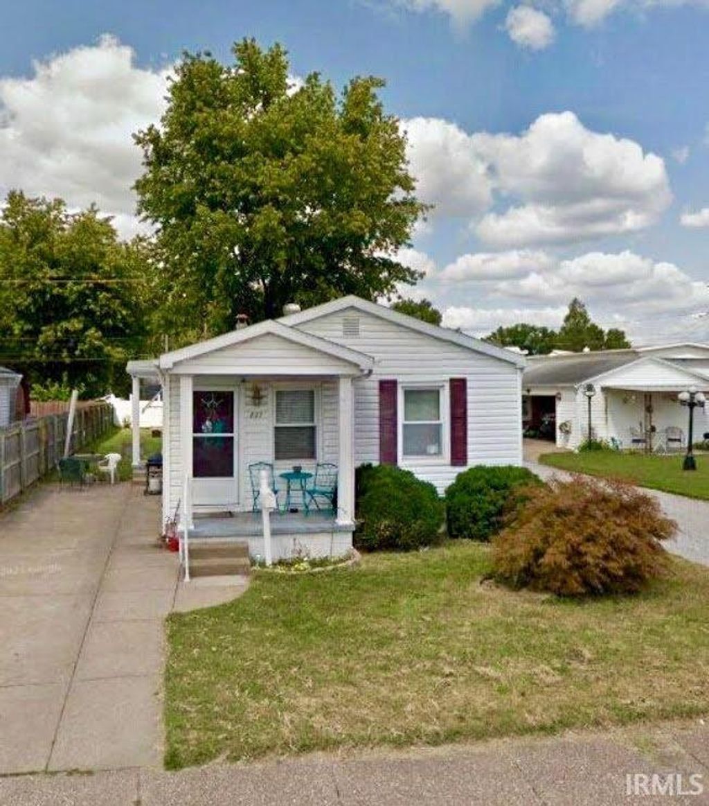 Photo of 827 Allens Lane, Evansville, IN 47710 (MLS # 202602881)